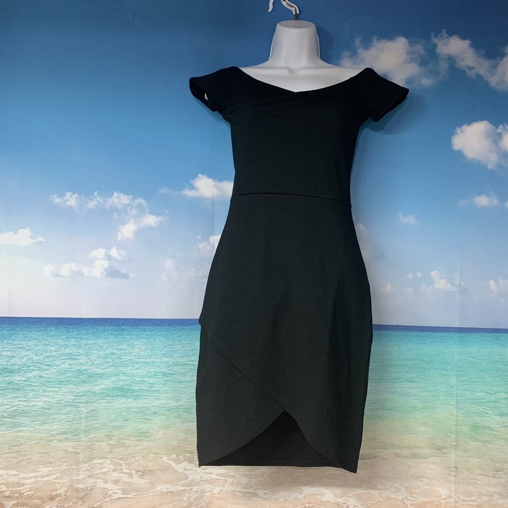 NWT Forever 21 Black Mini Dress. Size M Professional Elegant Little Black Dress
